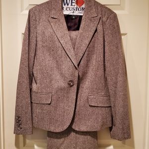 Full pant suite (suite jacket and pants)